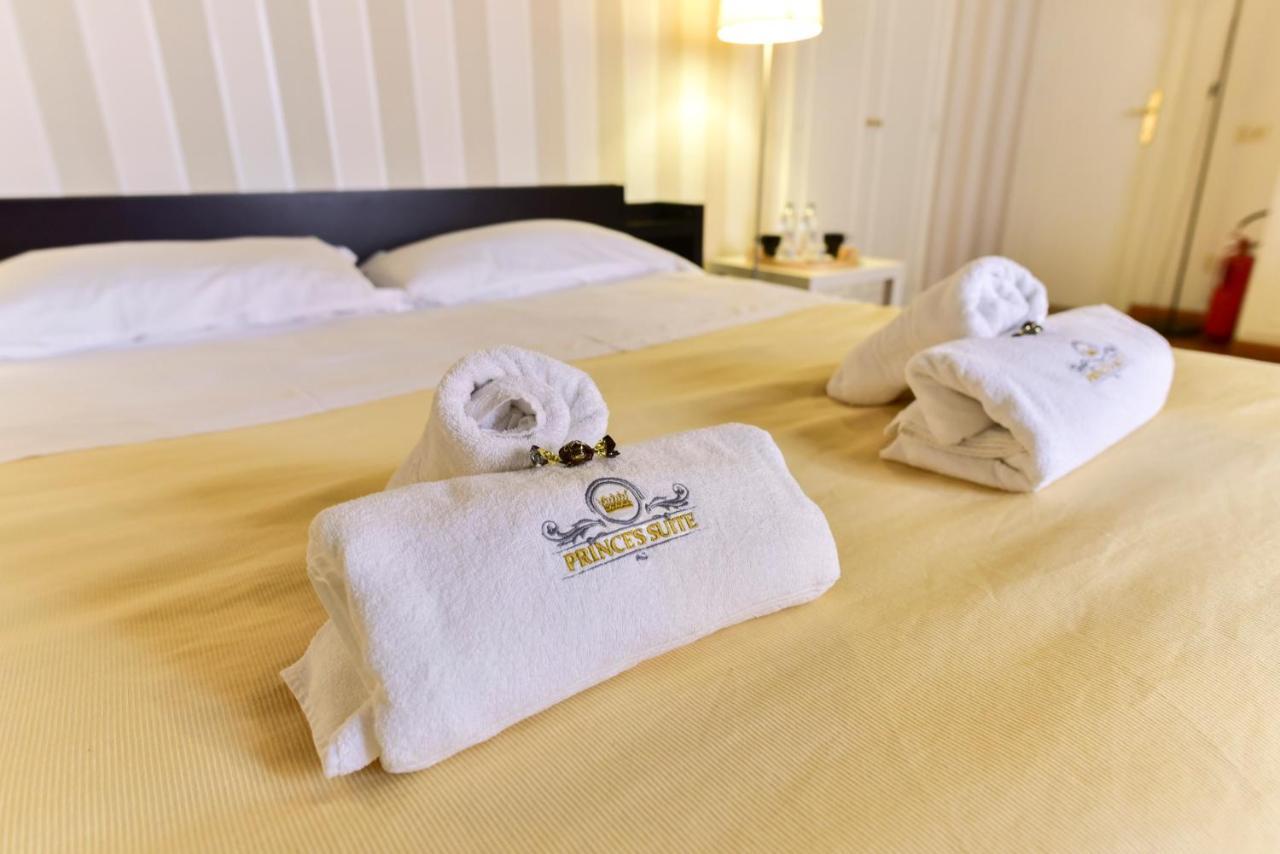 Prince'S Suite - Budget Rooms & Apt Piazza Del Popolo Rome Buitenkant foto
